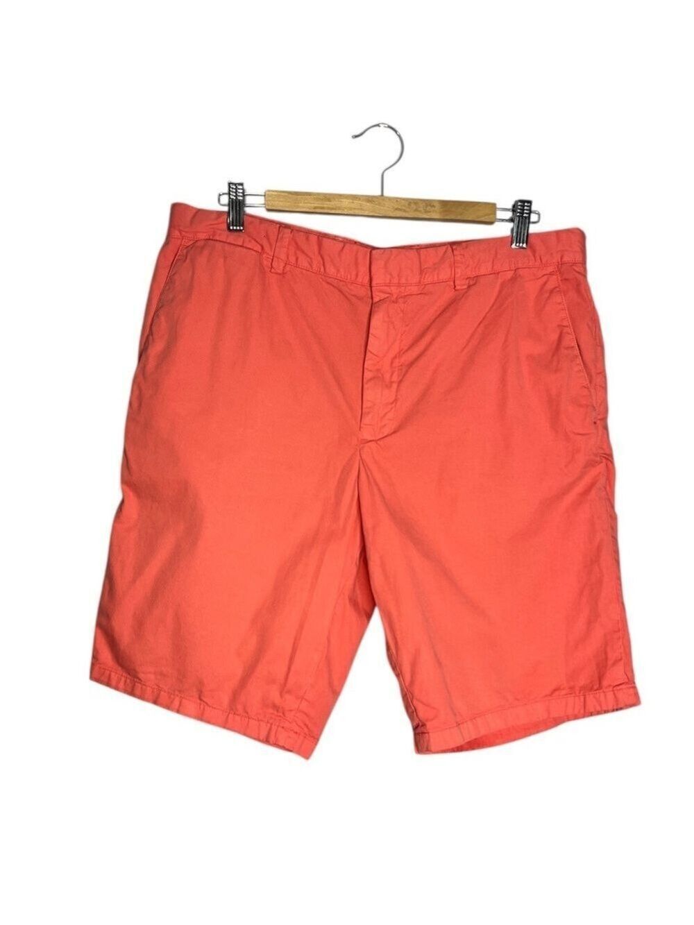 Club Monaco Nantucket Coral/Salmon Cotton Flat Front Chino Shorts, size 33